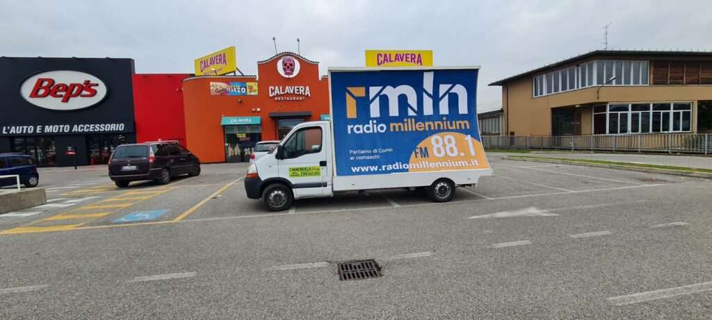 Camion vela Como